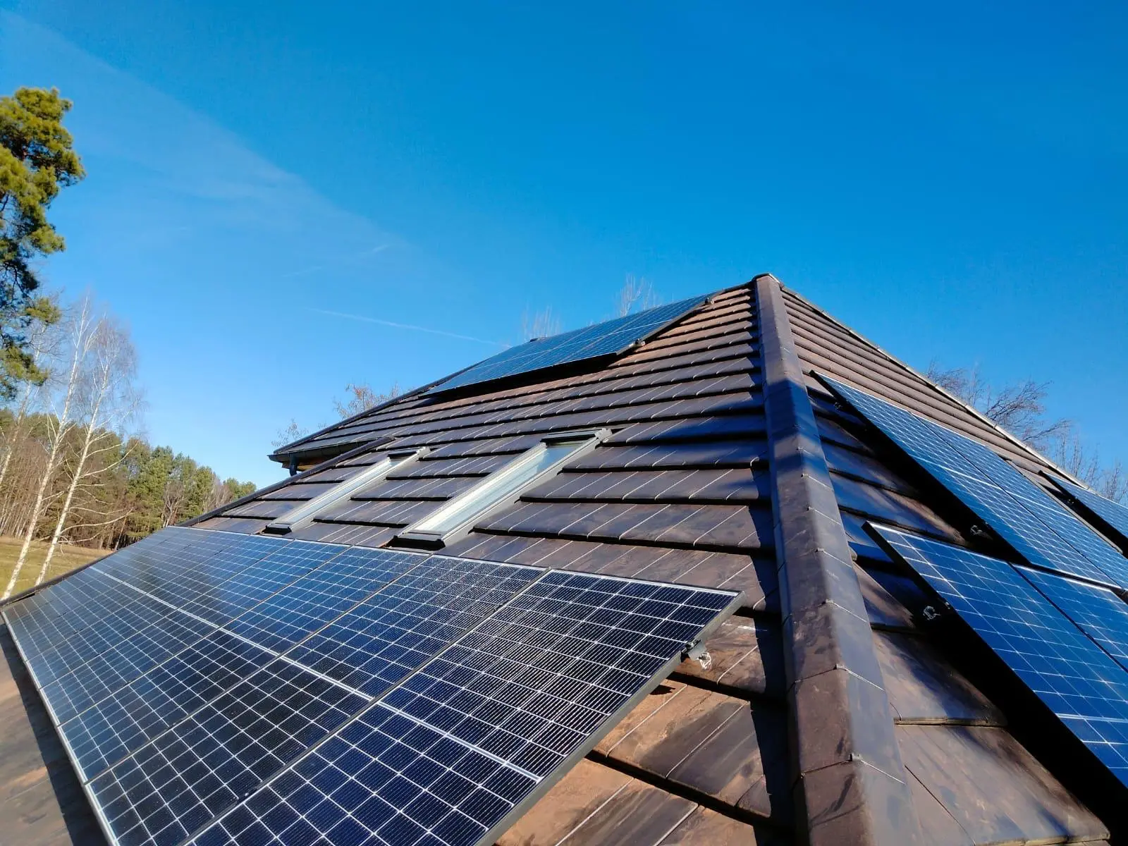 Photovoltaikanlage auf einem Wohnhaus in Berlin 12107